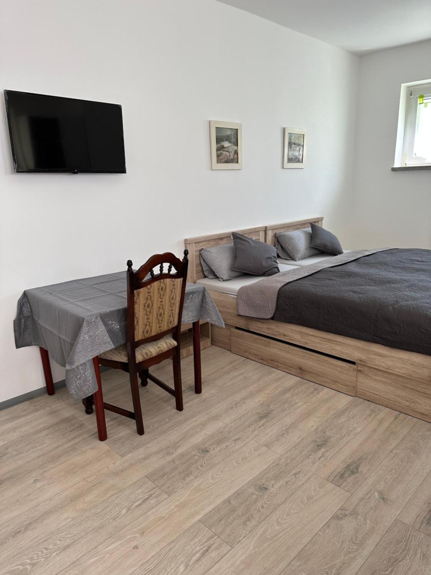 Ein Zimmer Wohnung Am Markt Oelsnitz  Eksteriør billede